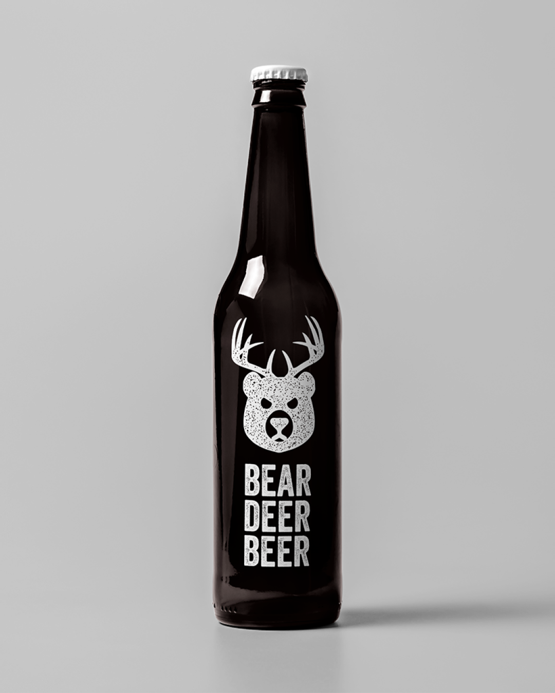 01_Beer Mock-up_one bottle_perspective view copyS